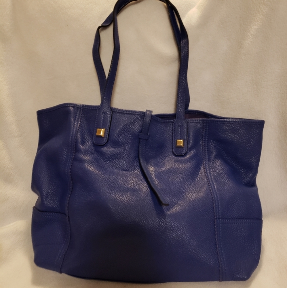 Stella & dot purse/ bag. In very good condition.